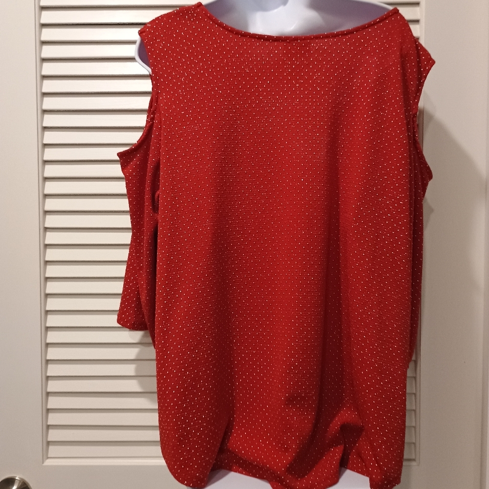 Ruby Red Favorites Silver Stud Women's Cold Shoulder Sleeve Top Size PXL - Picture 4 of 7